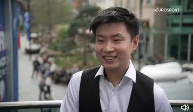 这个刘战本来就是悍匪，身背数条人命，在他以往的办案经历中，也经常使用枪支和爆炸物，所以，对他身上携带爆炸物这样的事情，警员们不疑有他。
